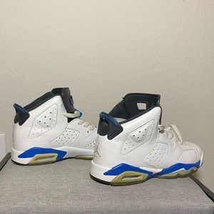 Size 4M Retro 6s